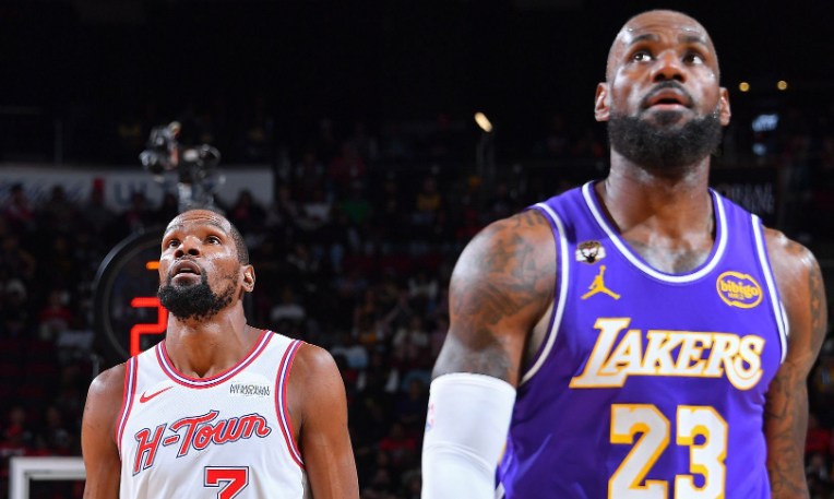 开云体育官网-季后赛詹杜对决上线！杜兰特9胜5负占优，湖人包夹KD破局？